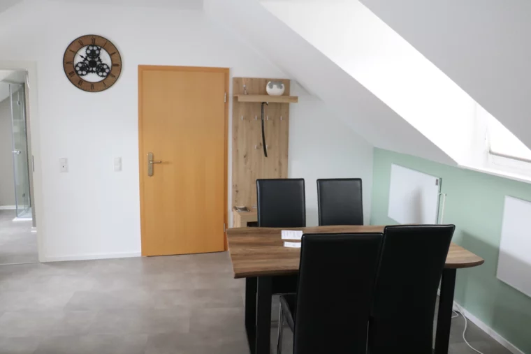 Esstisch im Wohnzimmer