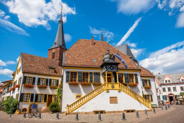 Rathaus Deidesheim in der Pfalz an der Weinstraße